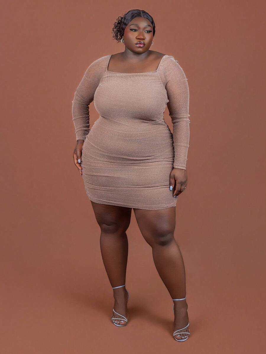 CurvyTilda 大碼一字肩褶邊金屬亮絲緊身洋裝 - 卡其色 - 查看 1