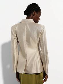 Aveloria Modichic 经典简约大方通勤优雅女士西装外套，轻盈奢华缎面面料，宽肩收腰修身设计 - 金色 - 查看 7