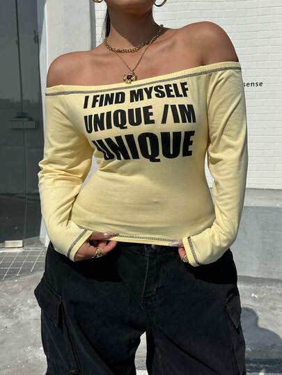 SHEIN EZwear 2026春夏新款休闲户外、派对、约会、生日、音乐节、返校、度假、情人节、新年等多种场合穿着，可叠穿露肩黑色字母印花弹力针织黄色加大码T恤