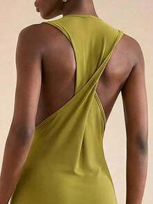 Zivah 2026春夏新款休闲通勤风纯色芥末黄圆领扭结露背女式长裙。适合度假、旅行、西部风情、海滩、游牧生活、约会、情人节、婚礼季、海滩、节日、日常出行、派对、购物、机场穿搭和早午餐穿搭。 - 芥末黃 - 查看 9