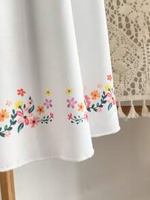 SHEIN Genkimix Kids 女童春夏休闲时尚新款连衣裙，正面彩色数码印花图案，白色镂空蕾丝饰边，白色蕾丝无袖荷叶袖，白色梭织面料拼接下摆，圆领连衣裙，适合夏季女童穿着，可爱韩版简约风格，适合日常上学、外出游玩等场合。春夏白色碎花连衣裙，女童白色童装，小女孩墨西哥风连衣裙，女童连衣裙，夏季服装。优雅派对礼服。柔软连衣裙。 - 白色 - 查看 7