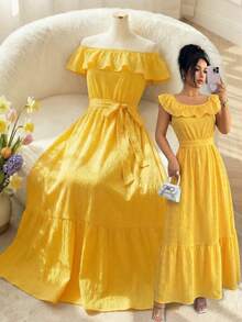GlowEve Vestido de mujer de tela texturizada en tono cálido amarillo, con hombros descubiertos, volantes, ajustado y corte evasé, adecuado para citas, salidas, vacaciones en la playa, sin mangas, largo maxi - Amarillo - Ver 1