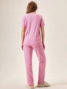 Bộ đồ mặc nhà thoải mái cho nữ, chất liệu cotton, họa tiết chữ trái tim, cổ tròn, áo tay ngắn và quần dài - Hồng - Xem 2