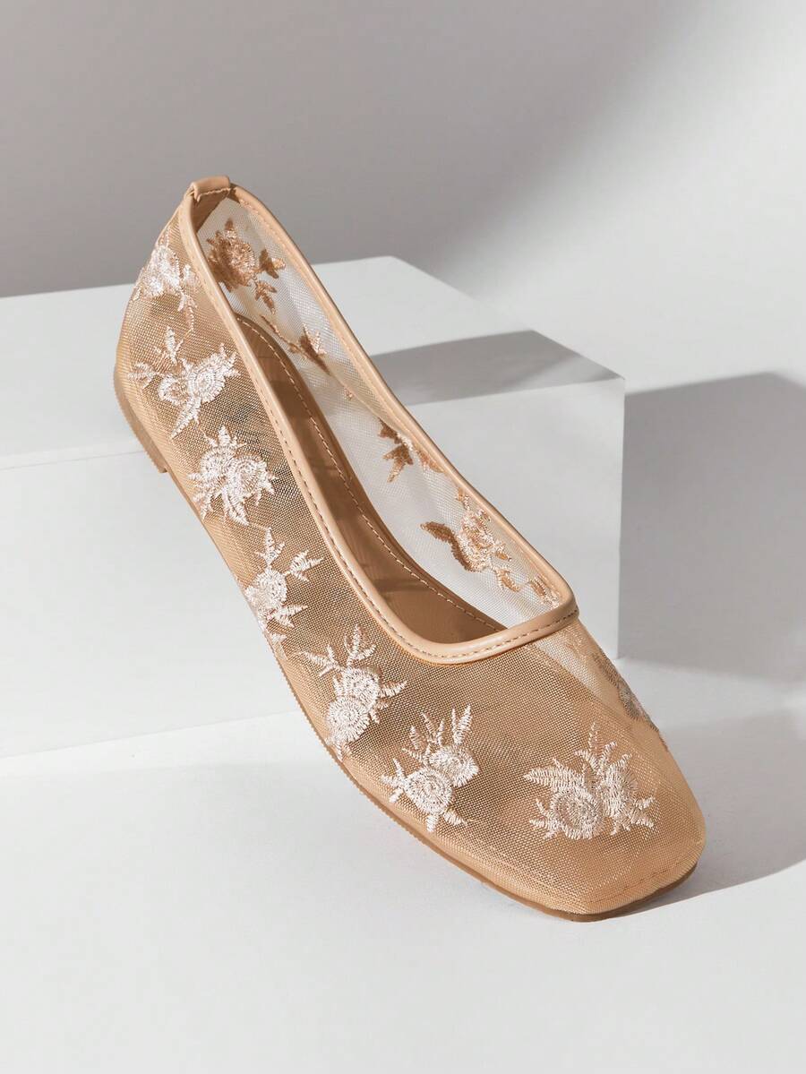 Solezae Women's Elegant Embroidery Lace Ballet Flats - Apricot - View 1