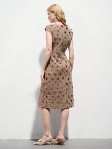 Aveloria Modichic 女士无袖粗花呢亮片刺绣镂空开衩中长连衣裙 - 咖啡棕 - 查看 3