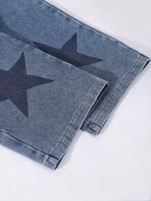 SHEIN 少女两件套。藏蓝色露肩短款T恤，饰有白色“80”数字和星星印花，美式休闲风格。蓝色阔腿牛仔裤，饰有深蓝色星星图案，宽松版型，街头甜美风。星星图案贯穿上下装，浑然一体。适合日常休闲穿着和外出活动。 - 藏蓝色 - 查看 6