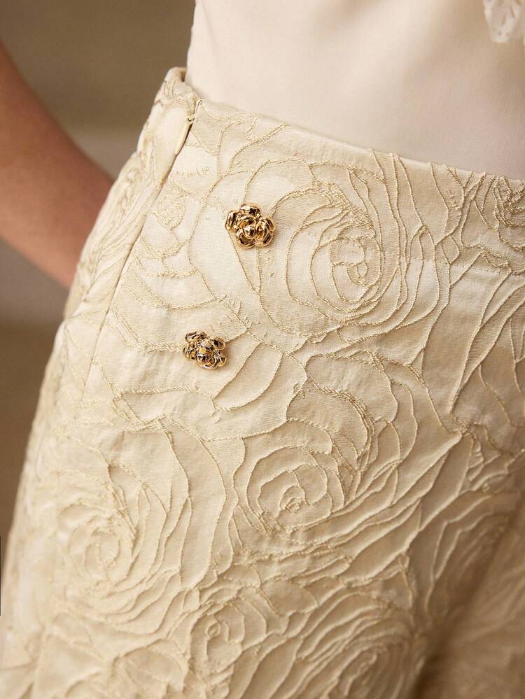 WOMEN JACQUARD FLORAL BUTTON DECORATED SHORTS