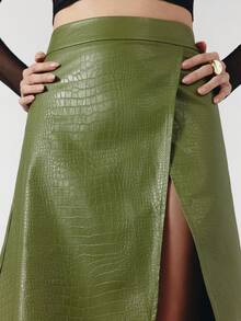 OverBlushhh Falda midi de mujer de cintura alta con vuelo, abertura cruzada lateral, efecto piel de cocodrilo de cuero sintético verde, elegante y chic, para trabajo, oficina, fiesta, primavera - Verde - Ver 4