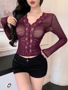 DAZY Áo kiểu ren xuyên thấu phối lưới, cổ chữ V, màu đỏ rượu vang, thời trang dự tiệc cưới, gợi cảm, ôm sát, tay dài cho nữ, thích hợp mặc đi chơi mùa hè và mùa xuân. - Màu đỏ tím - Xem 5