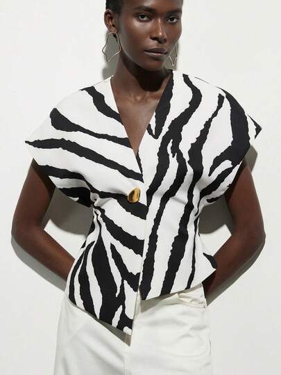 Aveloria Modichic Women's V-Neck Single-Breasted Asymmetrical Hem Fashionable Versatile Casual Top