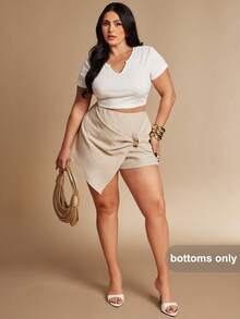 SHEIN BAE 大码女式不对称高腰杏色短裤，通勤半身裙，适合外出穿着。大码女式短裤，高腰款。 - 杏色 - 查看 3