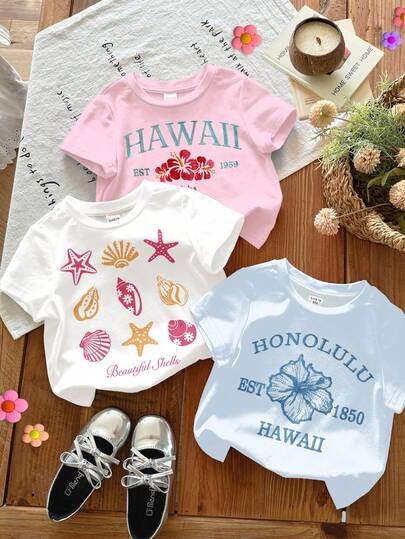 SHEIN Set de 3 camisetas de manga corta de cuello redondo básicas en blanco, azul claro y rosa claro con estampados tropicales de flores, hibiscos, frangipanis, estrellas de mar y conchas, adecuadas para primavera/verano, diario, vacaciones, relax, moda primavera y verano, nuevo estilo, elegante, relajado, vacaciones, estilo retro