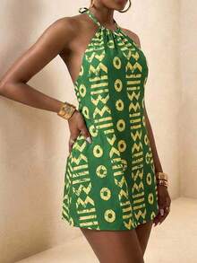 SHEIN VaVaLuxe 2026春夏新款度假风复古露背吊带数码印花A字连衣裙，轻松度假风，简约设计，无袖露肩，收腰剪裁，飘逸面料，女士绿色复古印花连衣裙 - 綠色 - 查看 1