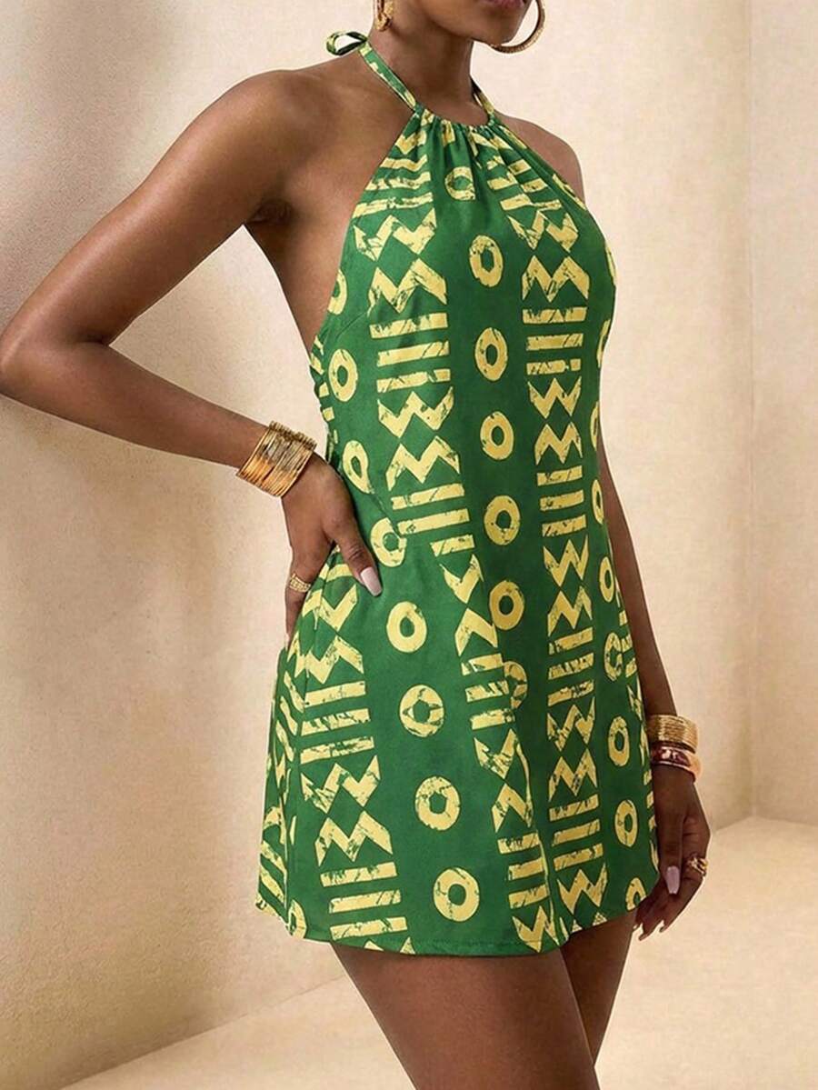 SHEIN VaVaLuxe 2026春夏新款度假风复古露背吊带数码印花A字连衣裙，轻松度假风，简约设计，无袖露肩，收腰剪裁，飘逸面料，女士绿色复古印花连衣裙 - 綠色 - 查看 1