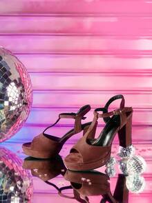 CUCCOO LuxiPop Sandales à talons hauts pour femmes avec bride en T, bout rond, orteils découverts, en velours épais, talon haut et semelle épaisse, bride à la cheville, style sexy pour boîte de nuit et scène - brun foncé - Voir 3