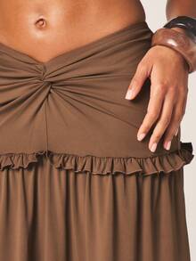 MISSGUIDED Bohemian Tiered Ruched Waistband Maxi Skirt With Gathered Layers And Flowing Silhouette For Casual Autumn Occasions Vacation Espresso Brown - Coffee Brown - View 4