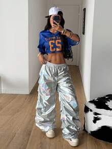 Coolane Y2K银色PU涂层降落伞裤，直筒阔腿裤脚口袋松紧腰长裤 - 銀色 - 查看 4