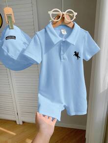 SHEIN 2件套新生儿男女宝宝舒适休闲学院风马匹印花白色短袖Polo衫连体衣和遮阳帽套装，适合室内、室外、日常、运动、玩耍、派对、拍照、度假、春夏穿着。 - 彩色 - 查看 3