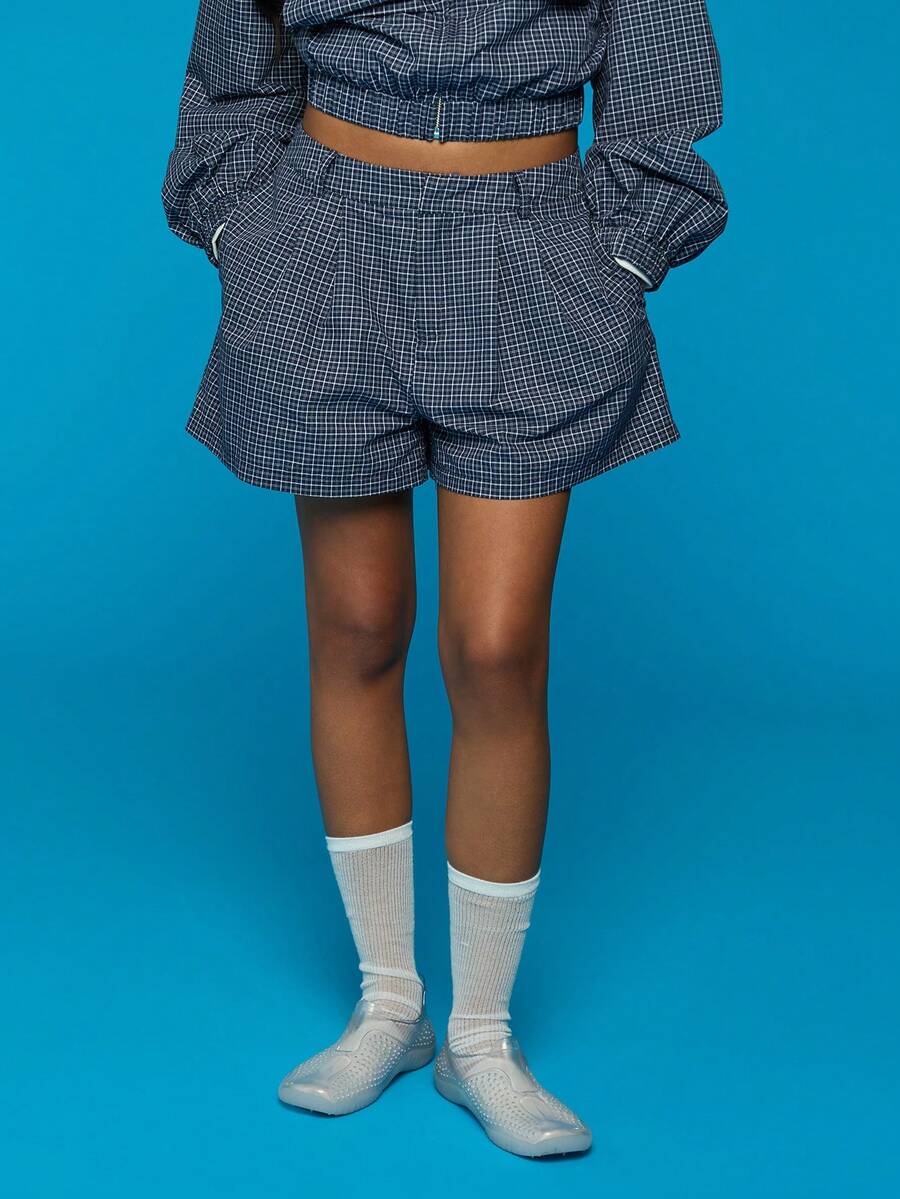 COUREZ Confira os shorts de cintura baixa e comprimento médio sob medida / Shorts azuis femininos para a primavera/verão dos anos 2000. Shorts curtos e charmosos para sair no verão. - Azul - Ver 1