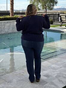 Enliva Suéter informal de punto texturizado con cuello en V y patrones bordados para talla grande - Azul Marino - Ver 7