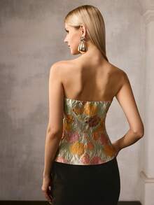 MOTF PREMIUM 女士无肩带无袖上衣，饰有花卉提花图案和荷叶边下摆——是婚礼、盛大晚宴、复古派对和庆祝活动的理想之选。 - 黃色 - 查看 4