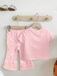 SHEIN Completo casual da bambina con maglietta a maniche corte e pantaloni a zampa, con motivo floreale retrò, adatto per uso quotidiano, primavera ed estate, comodo e facile da indossare, stile grafico floreale retrò per bambine, adatto per occasioni casual, rientro a scuola, relax, vacanze - Multicolore - Visualizzare 2