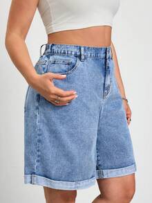 SHEIN CURVE+ 大码女式带口袋纽扣休闲百搭日常牛仔短裤，春夏皆宜，适合嘉年华、通勤、度假、毕业典礼等场合，时尚又充满Y2K风格，可爱街头风，适合派对、婚礼、商务休闲等各种场合。浅色水洗牛仔百慕大短裤，卷边裤脚带口袋，蓝色。 - 藍色 - 查看 6