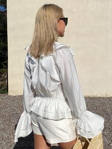 Livesso 荷叶边V领系腰宽松休闲女式外套 - 白色 - 查看 2