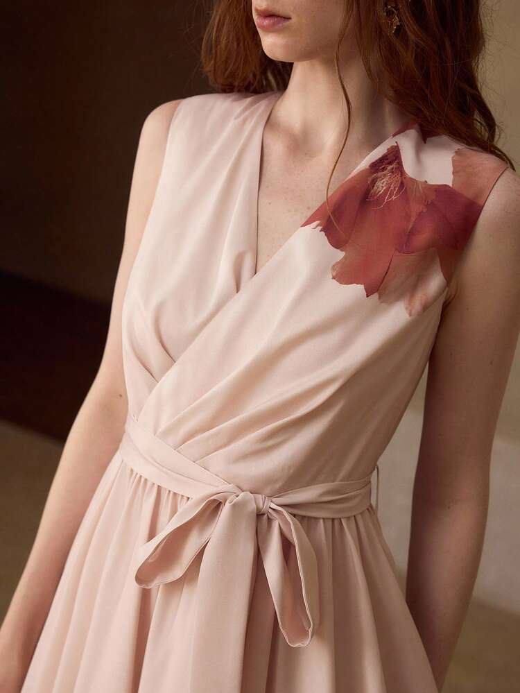 FLORAL PRINT BELTED MAXI DRESS