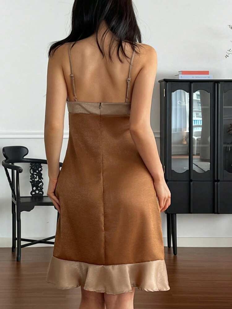 Elegant Satin Fabric Sleeveless Nightgown For Women, Summer