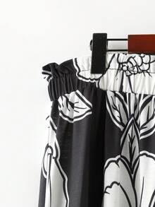 EMERY ROSE Klassisches schwarzes V-Ausschnitt Kurzarm T-Shirt + schwarze Basis mit weißem Blume Muster, modischer Lässig Alltags-Look, Große Größen 2er Set, Frühling/Sommer - Schwarz - Übersicht 6