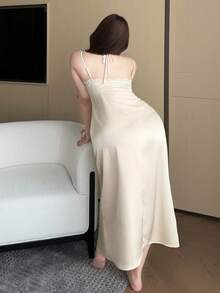 Dazy Plus 大码女士优雅性感撞色蕾丝V领无袖长款睡裙，春夏款 - 杏色 - 查看 2