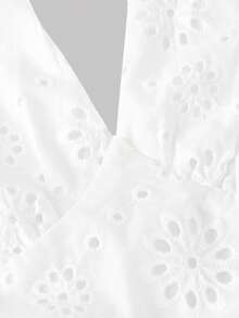 SHEIN MOD 女士织锦刺绣花卉提花露背V领长连衣裙，配蝴蝶结 – 复洛克风格，适合约会、派对、宫廷盛装、节日、生日及舞会等场合。 - 白色 - 查看 5