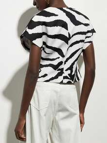 Aveloria Modichic Women's V-Neck Single-Breasted Asymmetrical Hem Fashionable Versatile Casual Top - Multicolor - View 6