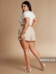 SHEIN BAE 大码女式不对称高腰杏色短裤，通勤半身裙，适合外出穿着。大码女式短裤，高腰款。 - 杏色 - 查看 2