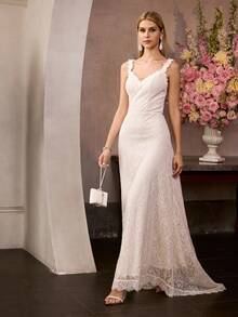 MOTF Soiréza WOMEN SWEETHEART NECK LACE GOWN WITH BACK CROSS STRAPS, FLORAL LACE ACCENTS, A-LINE FLOWING SKIRT WITH TRAIN & SHEER LIGHTWEIGHT FABRIC , IDEAL FOR WEDDINGS, GALA DINNERS, CELEBRATIONS & FORMAL PARTIES - Apricot - View 5