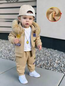 SHEIN 男童连帽上衣，胸前饰有压纹图案，领口毛绒，搭配休闲裤，时尚百搭，适合秋冬季穿着。 - 卡其色 - 查看 1