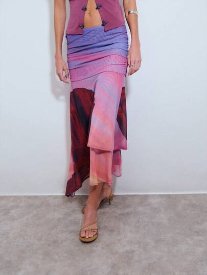 Nöista Falda estampada de tul de talle bajo, con inspiración del viejo oeste en colores púrpura, rojo y naranja, con recogido en el área de la cadera y corte holgado.