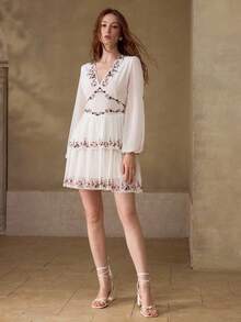 MOTF PREMIUM 花卉刺绣多层连衣裙 - 白色 - 查看 5
