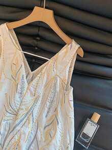 EMERY ROSE Women's Retro V-Neck Sleeveless Sequin Tank Top, Fashion Summer - White - View 3