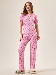 Bộ đồ mặc nhà thoải mái cho nữ, chất liệu cotton, họa tiết chữ trái tim, cổ tròn, áo tay ngắn và quần dài - Hồng - Xem 4