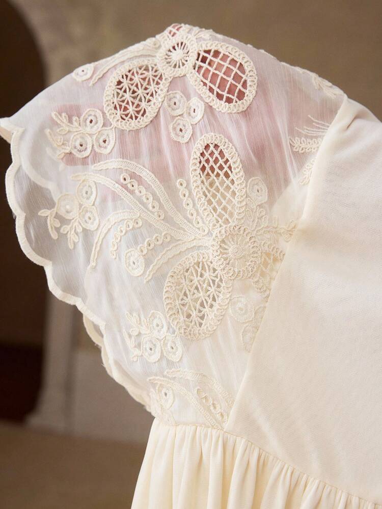FASHIONABLE EXQUISITE DESIGN EMBROIDERED LACE BATWING SLEEVE ROUND NECK SHORT SLEEVE WOMEN TOP T-SHIRT