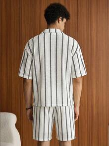 SWAVVY 男士条纹 Polo 领单排扣短袖衬衫上衣和短裤休闲日常穿搭 - 灰色 - 查看 4