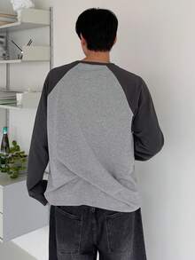 DAZY Áo thun dài tay nam màu đen và xám phối họa tiết số - Nhiều màu - Xem 2