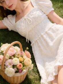 Sweetness Đầm ngắn cổ yếm đính đá lấp lánh quyến rũ dành cho nữ giới. - trắng - Xem 1