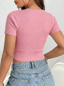 Top de punto para mujer, manga corta, escote en V, detalle fruncido ajustable, diseño crop, corte corto, acanalado blusa acanalada elástica, estilo moderno y casual ideal para outfits frescos y modernos - Rosa - Ver 2