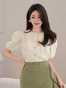 DAZY 纹理刺绣面料翻领公主袖优雅正式夏季女式衬衫 - 杏色 - 查看 1