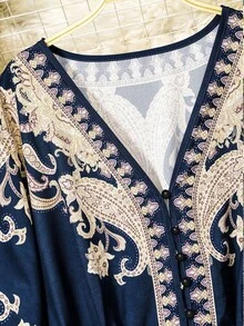 Rometta 大码女式定位印花优雅灯笼袖 V 领收腰 A 字形连衣裙 - 藏蓝色 - 查看 4