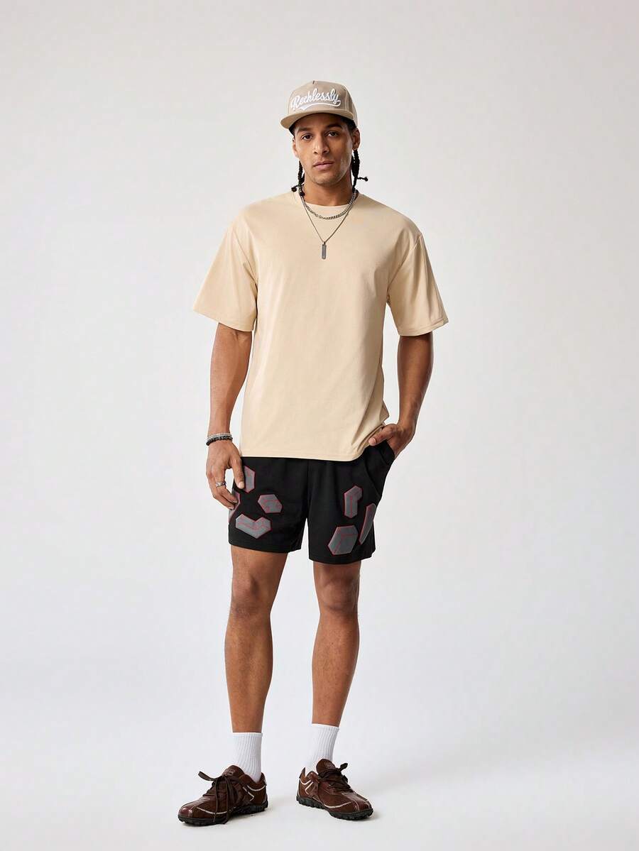 Tetris™ X SHEIN 男士几何印花松紧腰带口袋宽松休闲短裤 - 黑色 - 查看 1