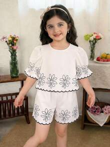 SHEIN LMoss Kids Bộ 2 món đồ cho bé gái, màu trắng, cổ tròn, tay bồng, in họa tiết hoa. - trắng - Xem 2